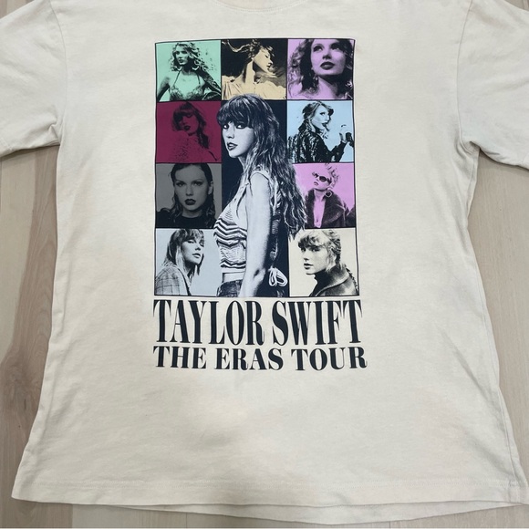Taylor Swift The Eras Tour Medium T-Shirt Cream Beige Color Merch US 2023 - Picture 3 of 10